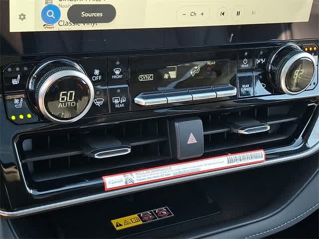 2026 Toyota Highlander Hybrid Platinum