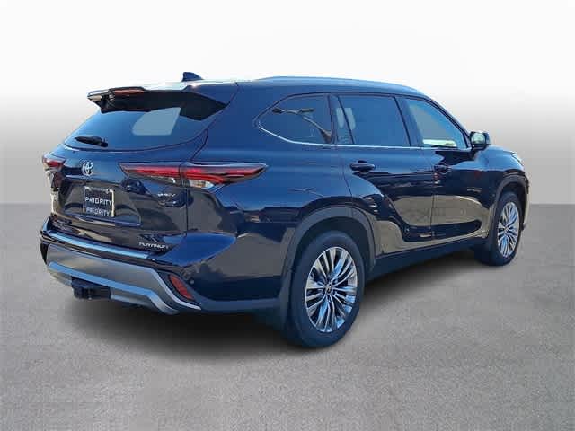 2026 Toyota Highlander Hybrid Platinum