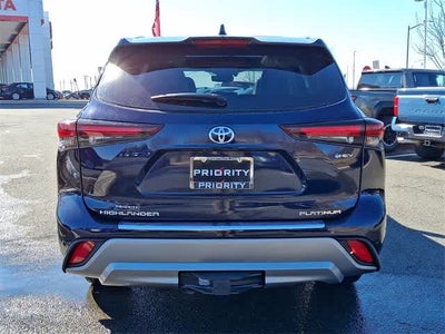 2026 Toyota Highlander Hybrid Platinum