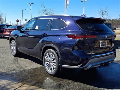 2026 Toyota Highlander Hybrid Platinum