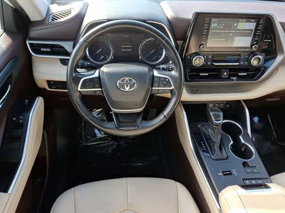2022 Toyota Highlander Hybrid XLE