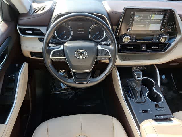 2022 Toyota Highlander Hybrid XLE