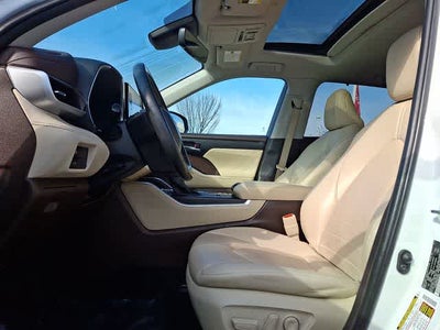 2022 Toyota Highlander Hybrid XLE