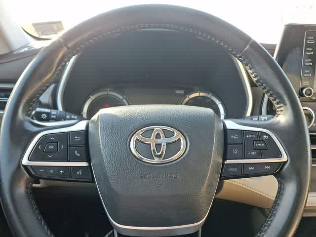 2022 Toyota Highlander Hybrid XLE