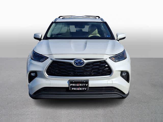 2022 Toyota Highlander Hybrid XLE