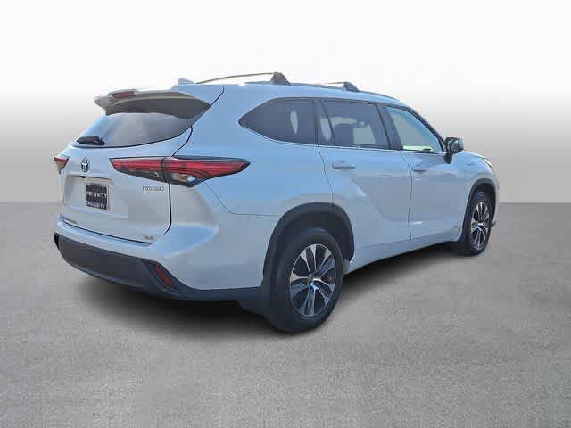 2022 Toyota Highlander Hybrid XLE