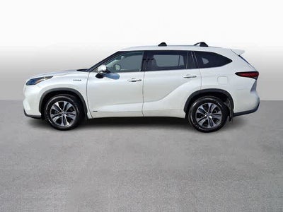 2022 Toyota Highlander Hybrid XLE