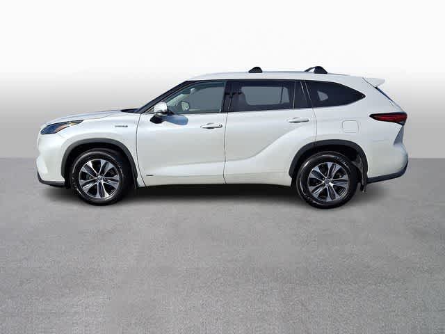 2022 Toyota Highlander Hybrid XLE