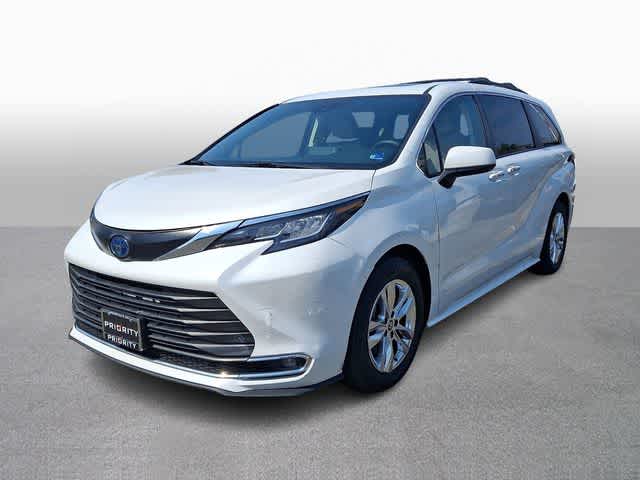 2022 Toyota Sienna XLE