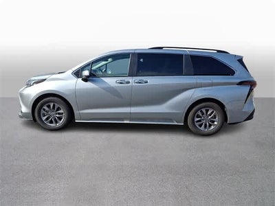 2024 Toyota Sienna XLE