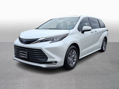 2024 Toyota Sienna XLE