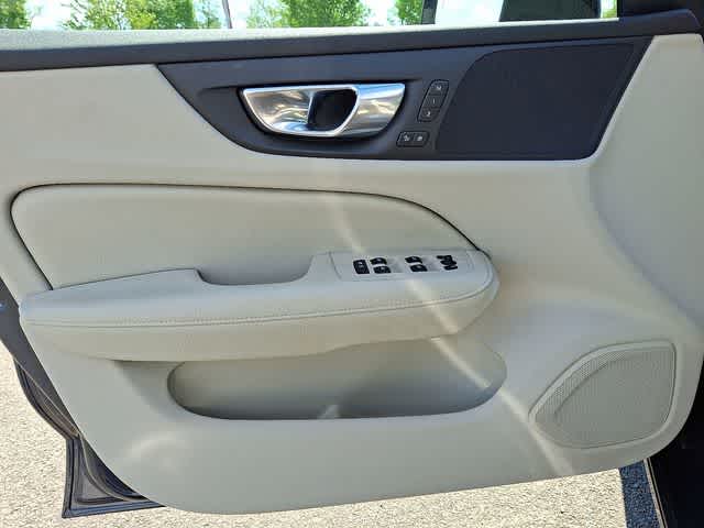 2022 Volvo S60 Recharge Plug-In Hybrid R-Design Expression