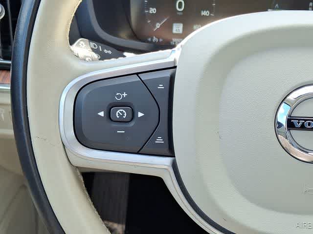 2022 Volvo S60 Recharge Plug-In Hybrid R-Design Expression