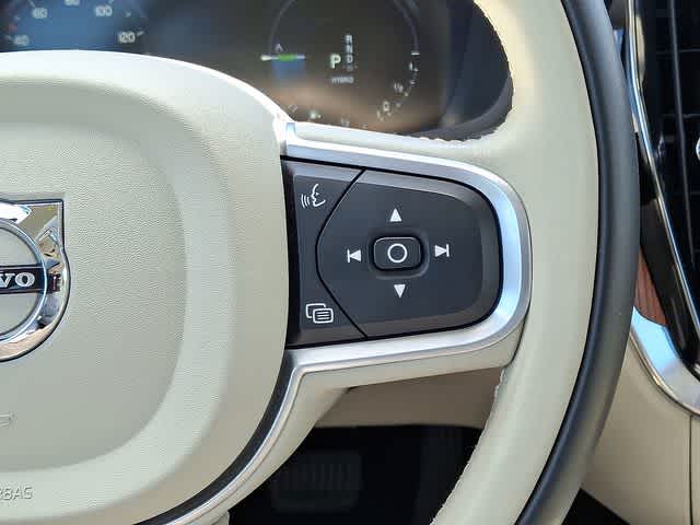 2022 Volvo S60 Recharge Plug-In Hybrid R-Design Expression