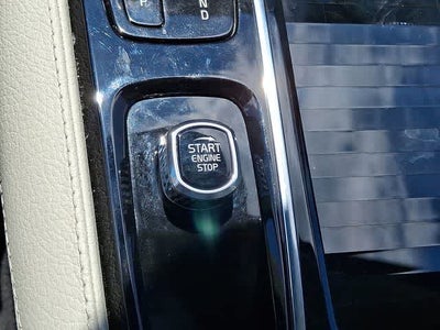 2022 Volvo S60 Recharge Plug-In Hybrid R-Design Expression