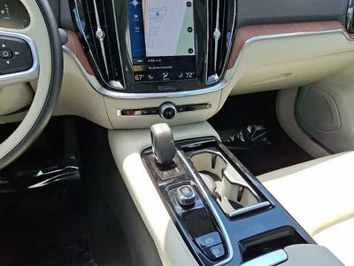 2022 Volvo S60 Recharge Plug-In Hybrid R-Design Expression