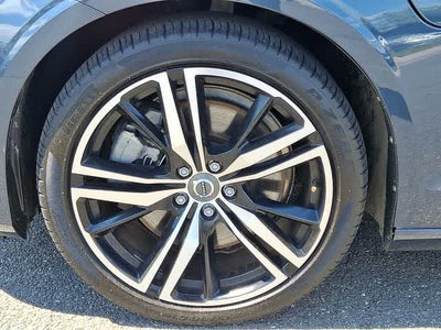 2022 Volvo S60 Recharge Plug-In Hybrid R-Design Expression