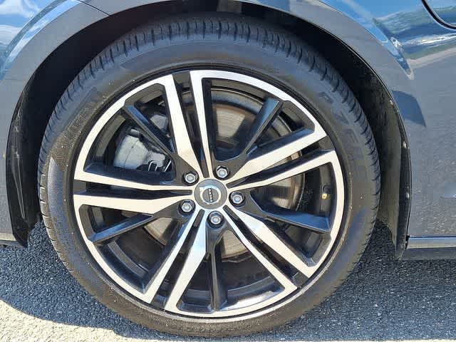 2022 Volvo S60 Recharge Plug-In Hybrid R-Design Expression