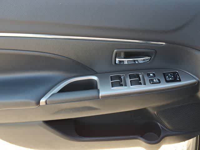 2026 Mitsubishi Outlander Sport SE