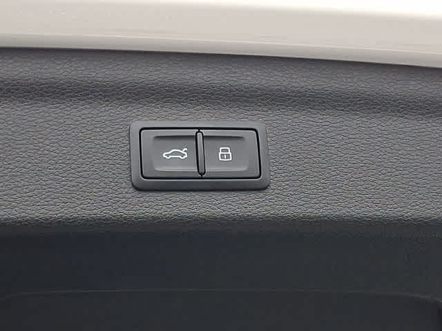 2024 Audi Q3 S line Premium