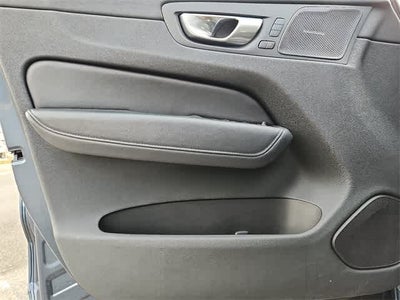 2024 Volvo XC60 Plus Dark Theme