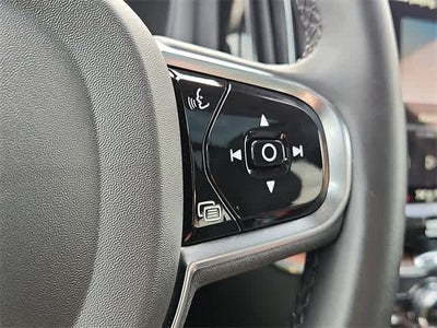 2024 Volvo XC60 Plus Dark Theme