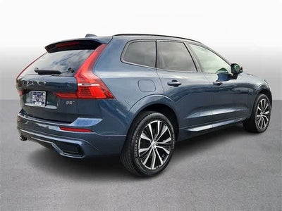 2024 Volvo XC60 Plus Dark Theme