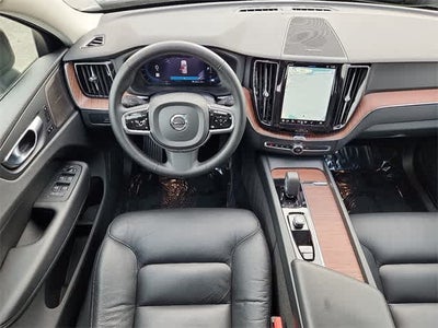 2024 Volvo XC60 Plus Dark Theme