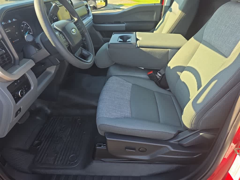 2024 Ford Super Duty F-350 SRW Pickup XLT