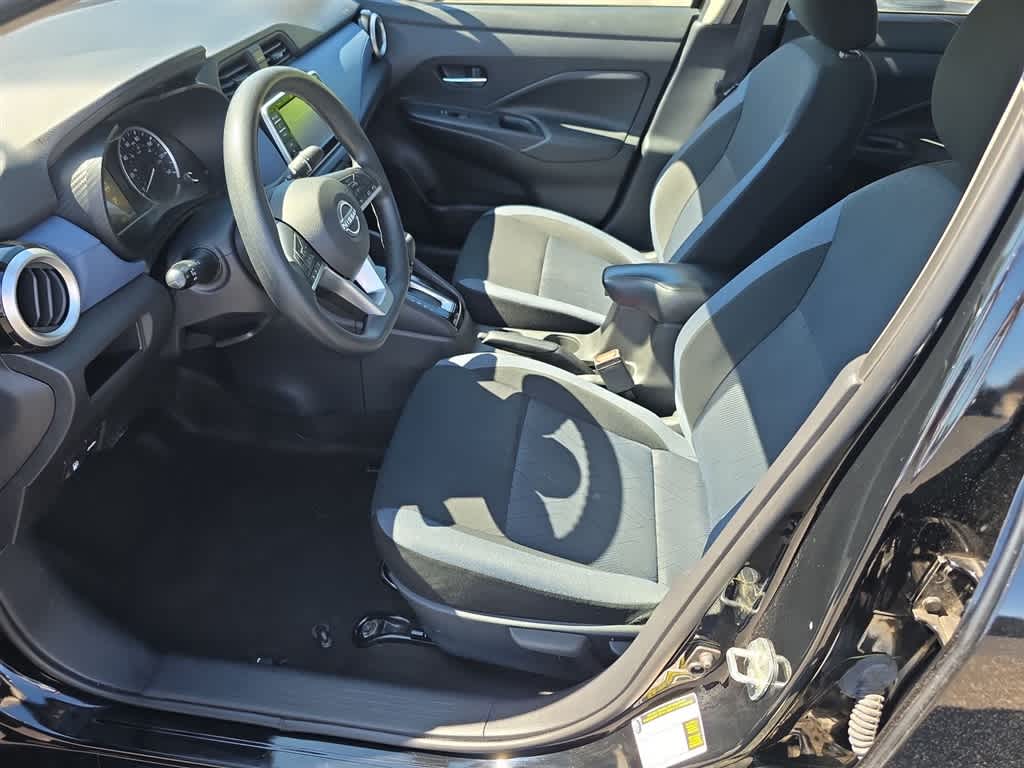 2023 Nissan Versa SV