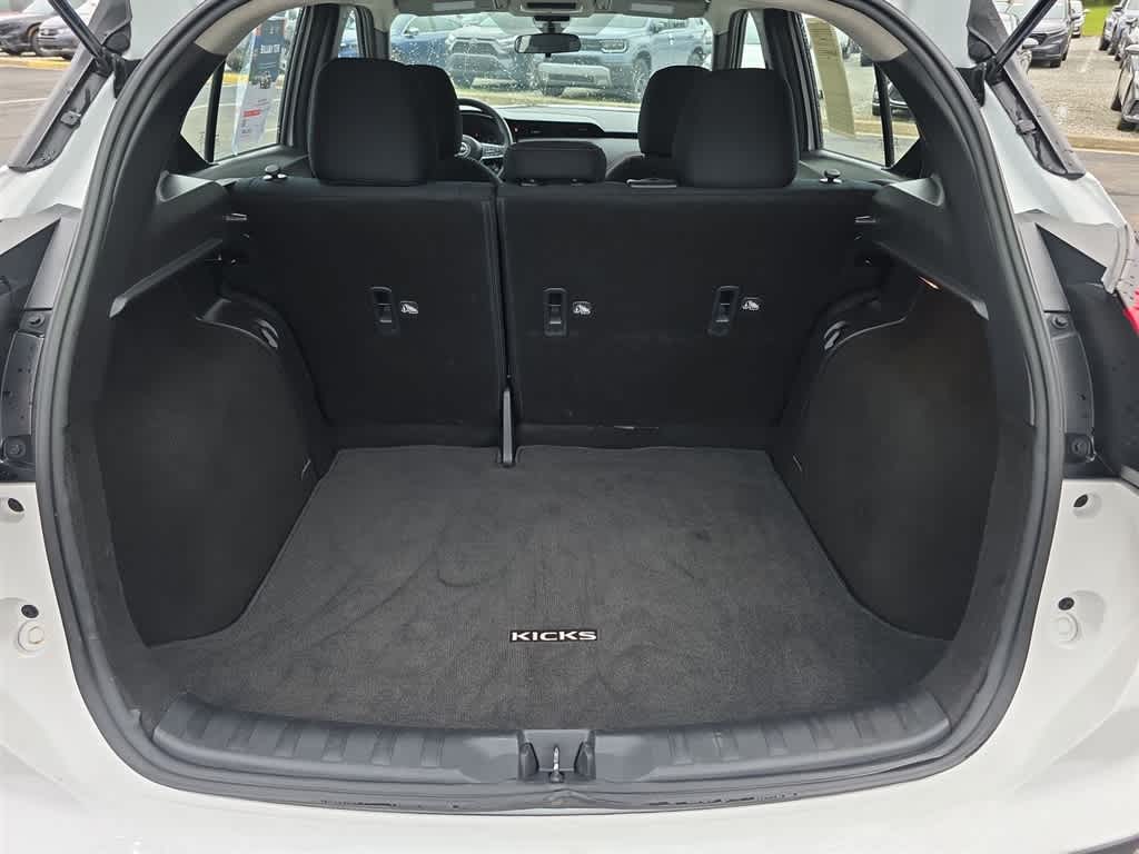 2024 Nissan Kicks SR
