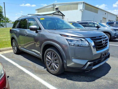 2023 Nissan Pathfinder SL