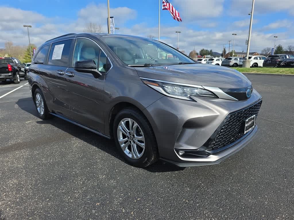 2022 Toyota Sienna XSE