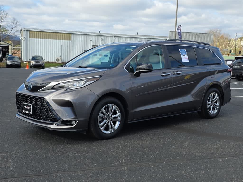 2022 Toyota Sienna XSE