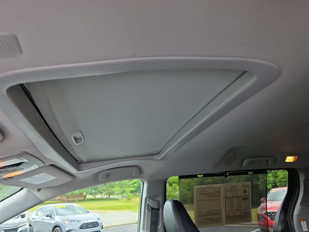 2019 Toyota Sienna SE