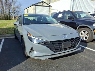 2022 Hyundai Elantra SEL