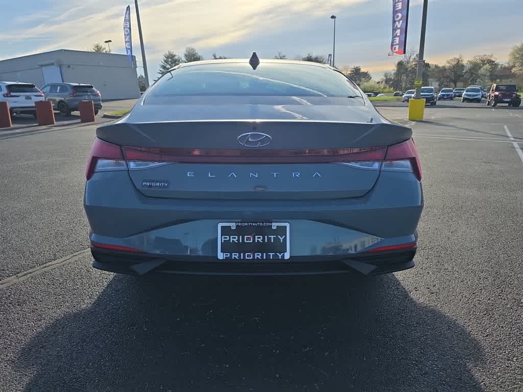 2022 Hyundai Elantra SEL