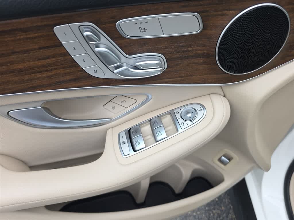 2021 Mercedes-Benz GLC 300 GLC 300