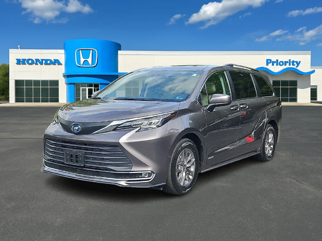 2021 Toyota Sienna XLE