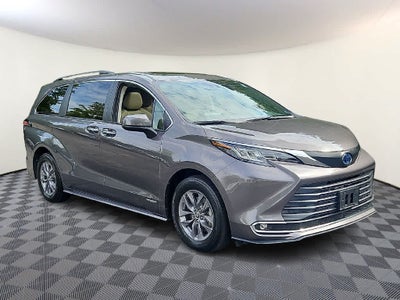 2021 Toyota Sienna XLE
