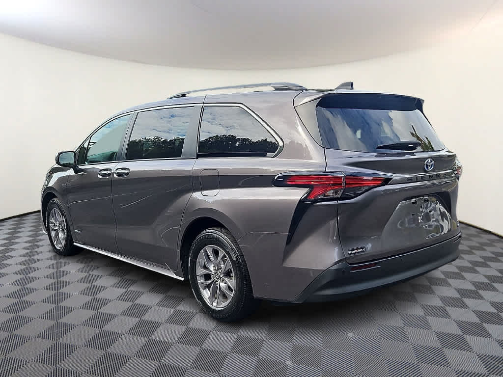 2021 Toyota Sienna XLE