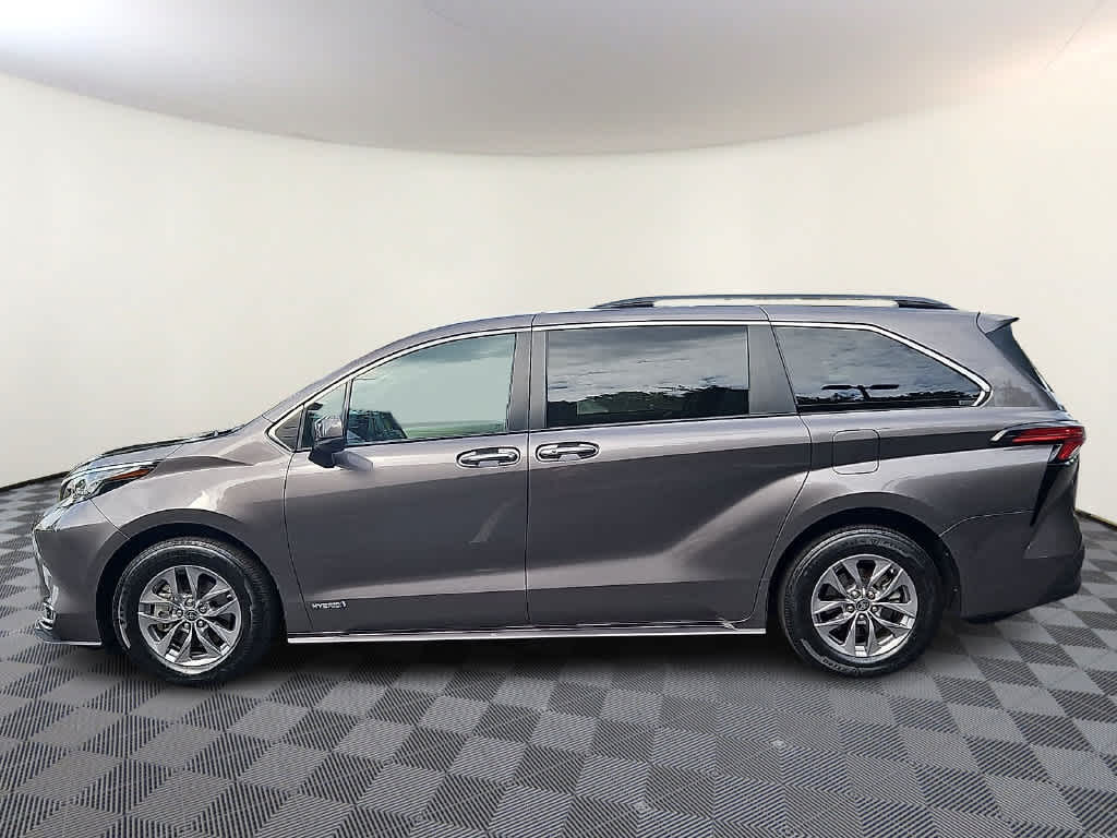 2021 Toyota Sienna XLE