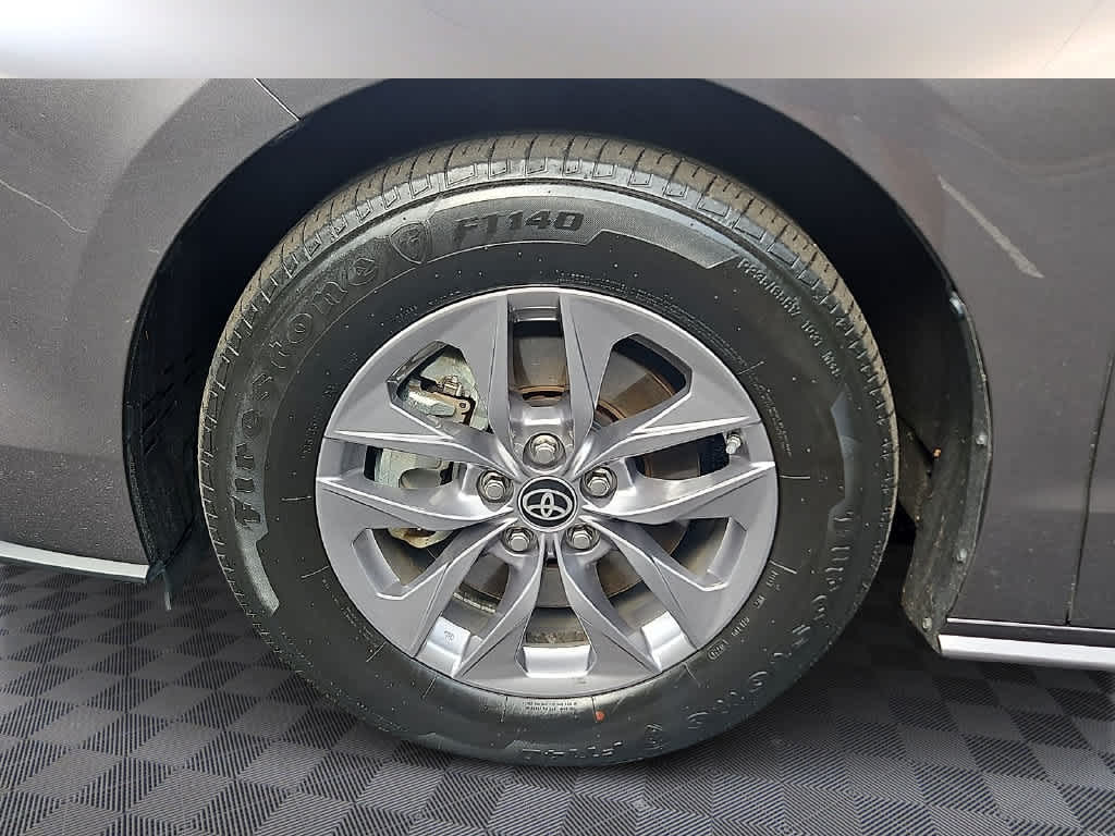 2021 Toyota Sienna XLE