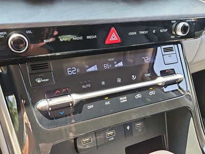 2024 Kia Carnival EX