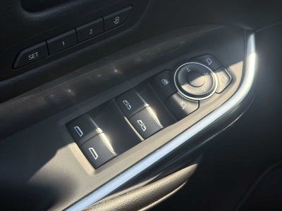 2025 Cadillac XT4 FWD Premium Luxury