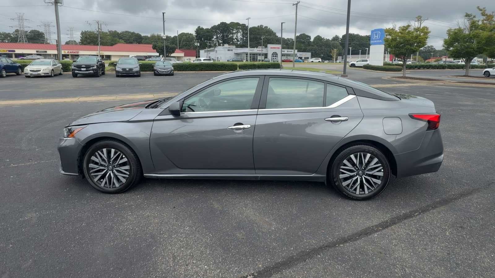2025 Nissan Altima SV
