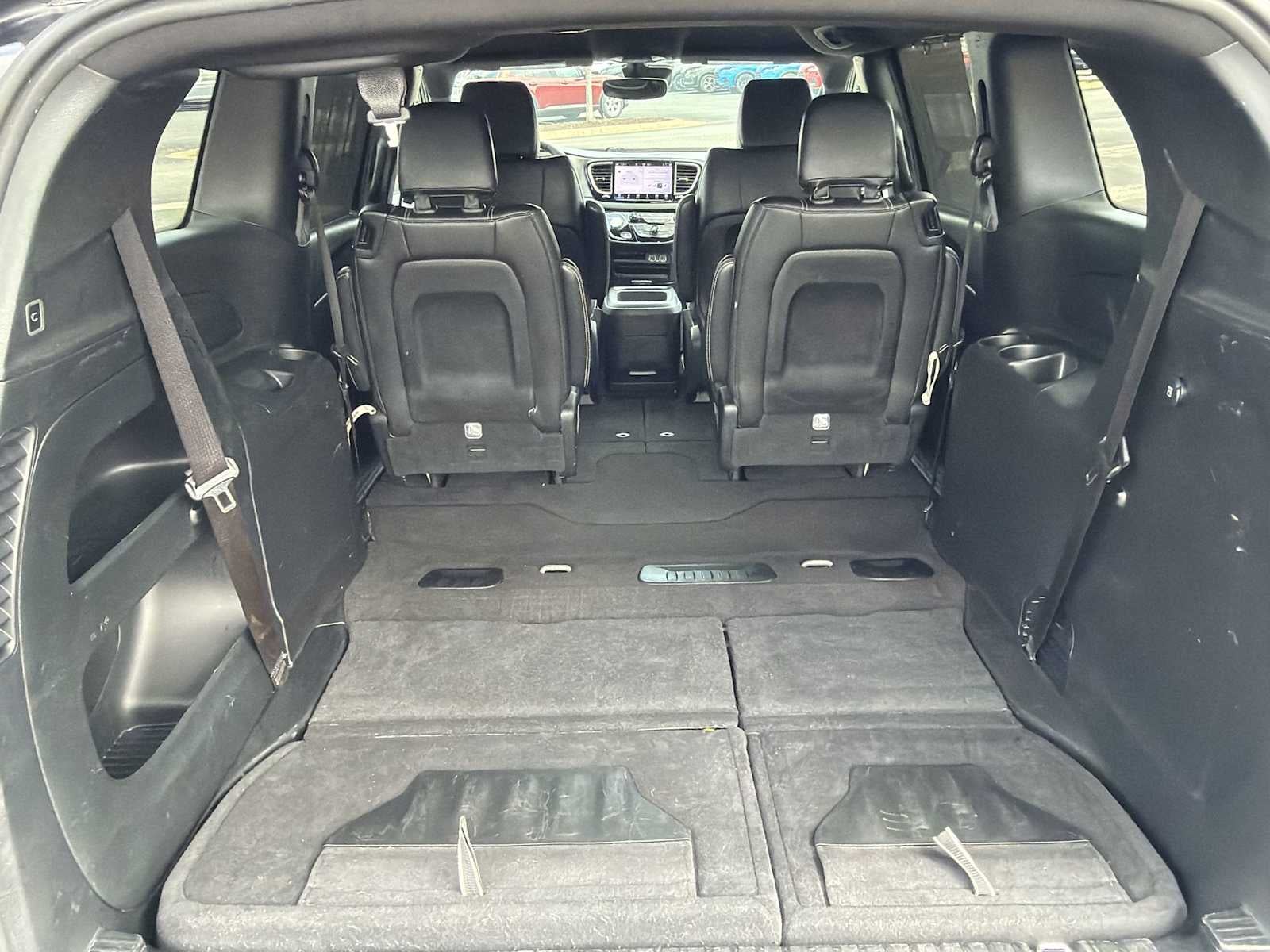 2025 Chrysler Pacifica Select