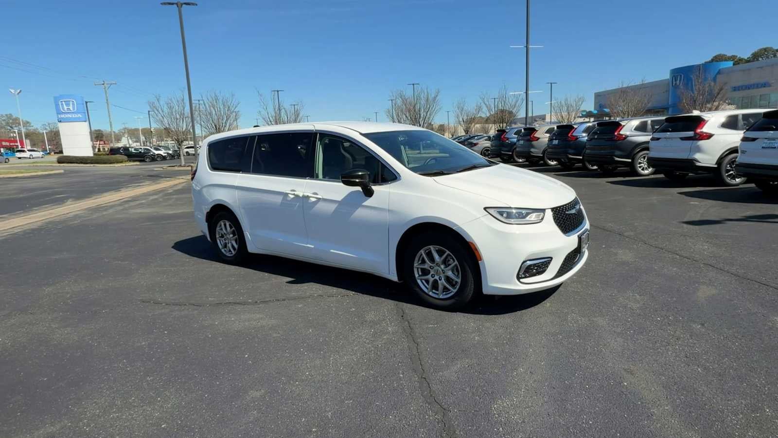 2024 Chrysler Pacifica Touring L