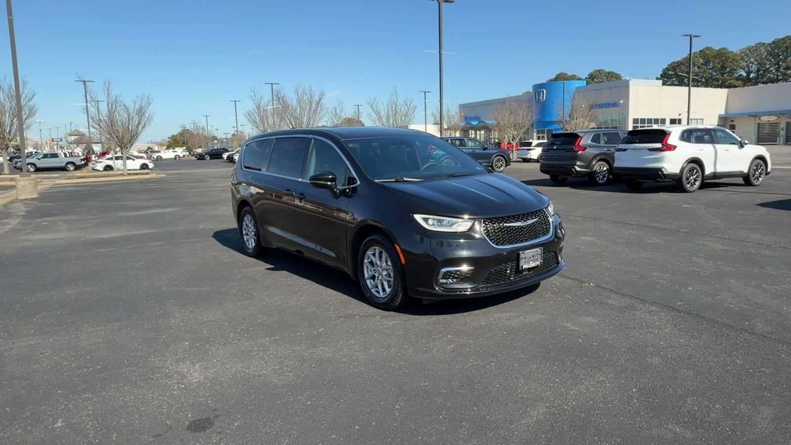 2025 Chrysler Pacifica Select