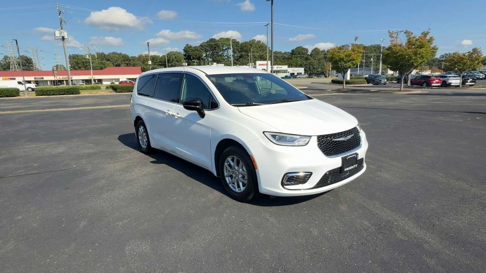 2025 Chrysler Pacifica Select